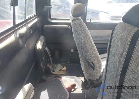 1984 Datsun 720 King Cab 4X4 z USA, uszkodzony, nr VIN JN6ND06Y5EW020107